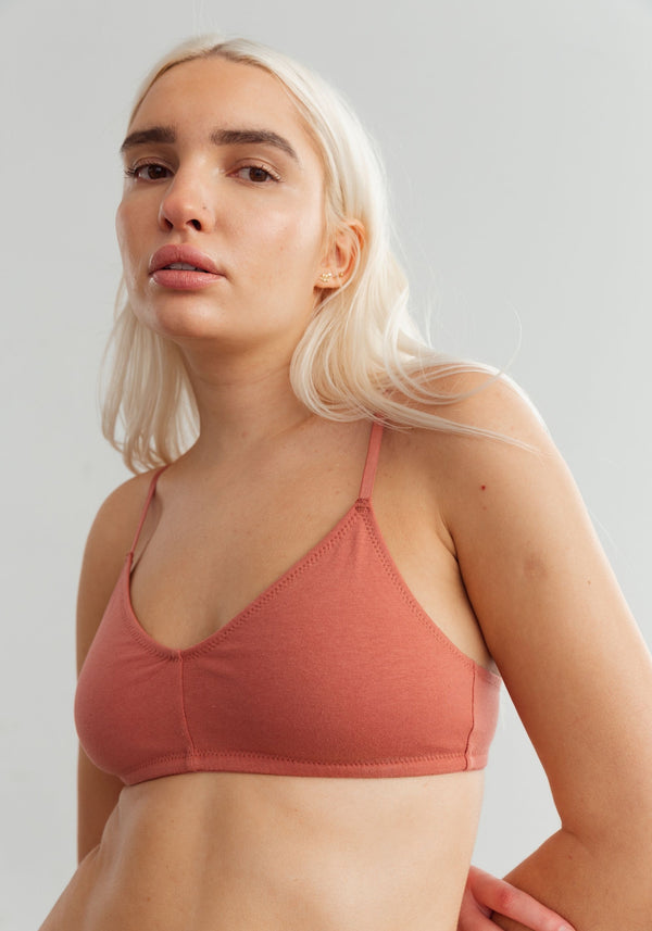 model is wearing an S bralette-red the cotton bralette