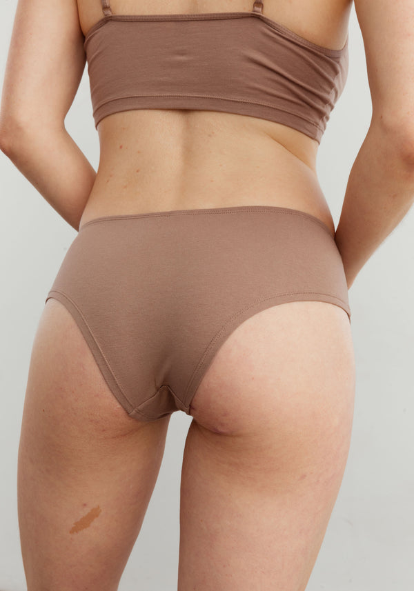 model is wearing an S panty-nude the cotton hipster