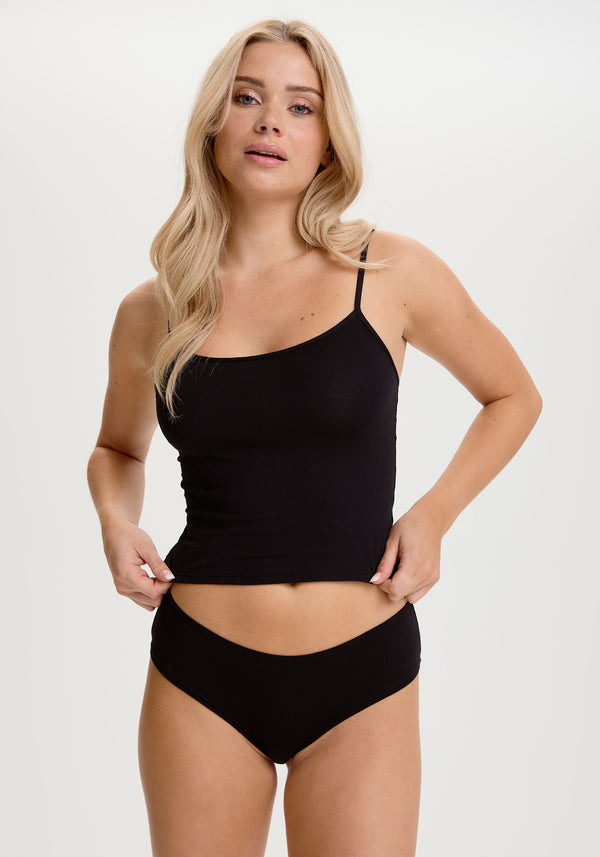 model is wearing an S cami - black the cotton cami