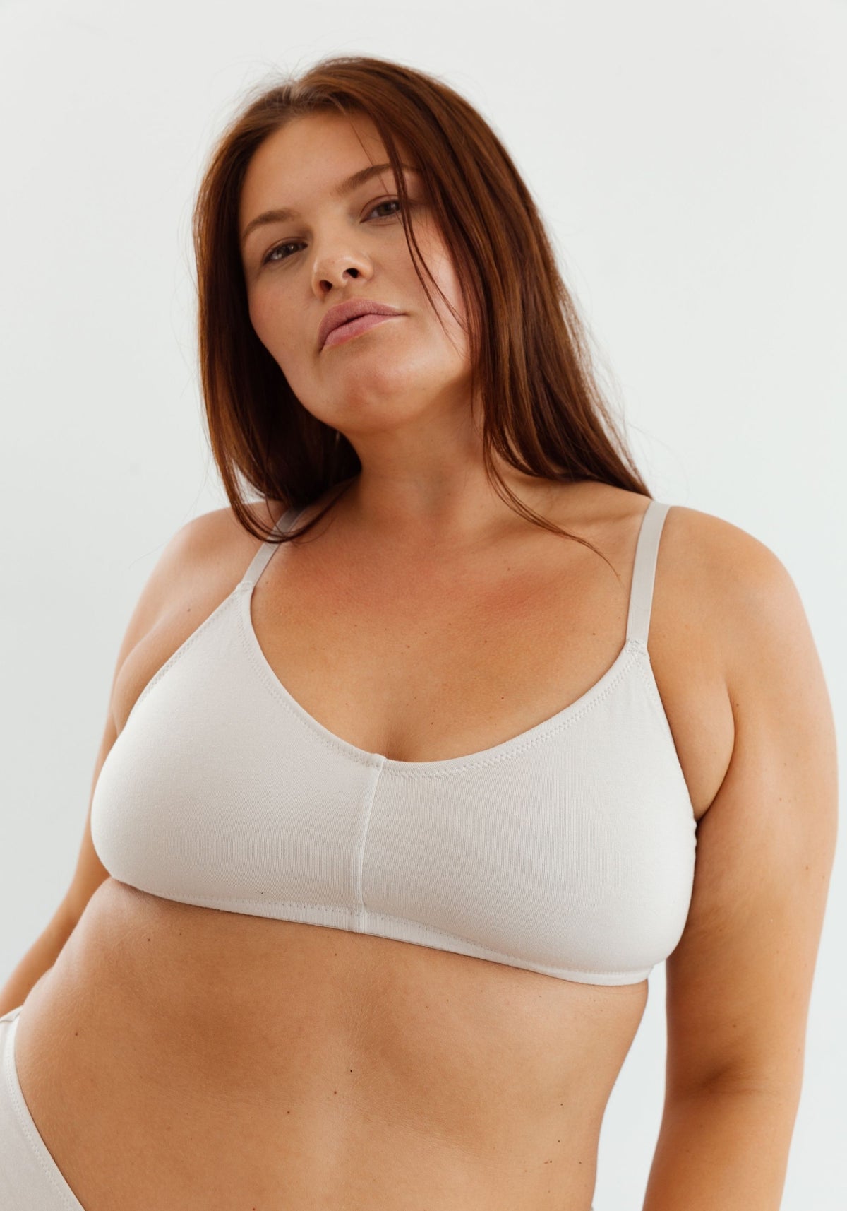 model is wearing an L bralette-nude the cotton bralette
