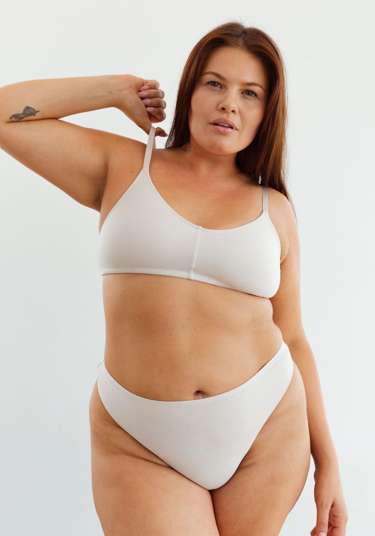 model is wearing an L bralette-nude the cotton bralette