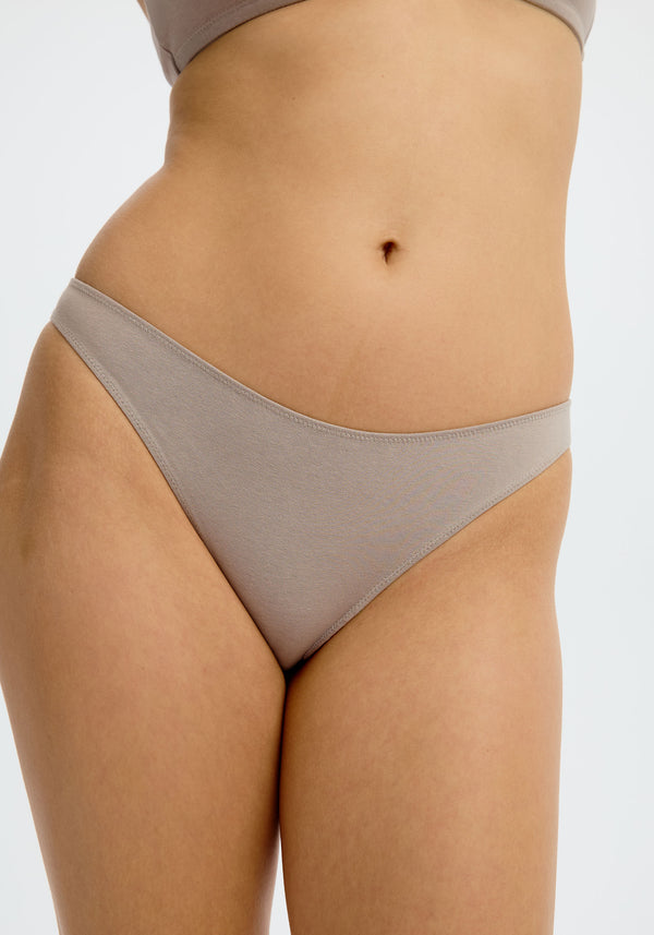 model is wearing an S panty - grey the cotton low rise bikini