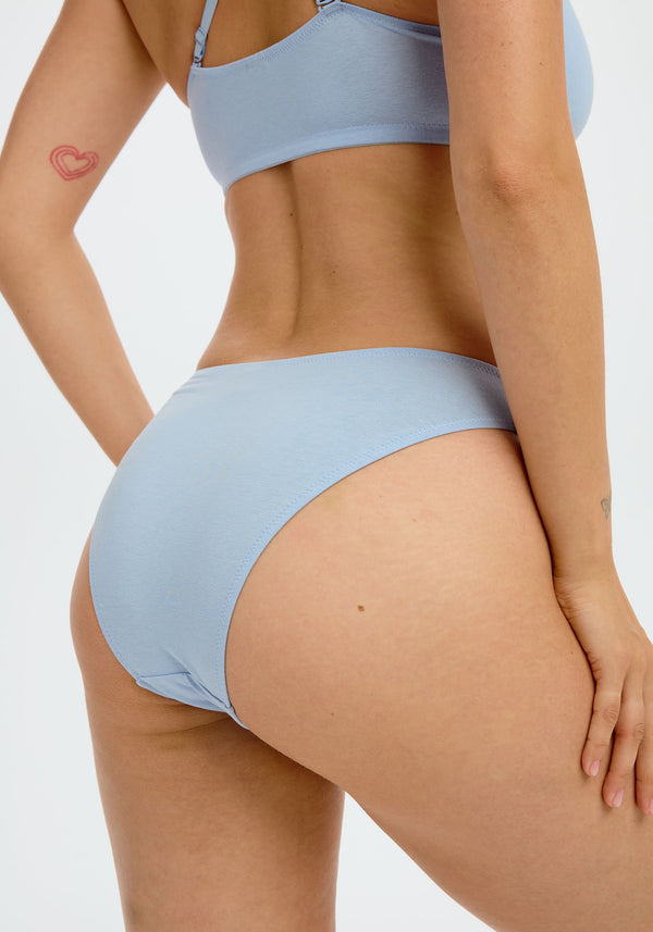 model is wearing an S panty - blue the cotton high leg bikini