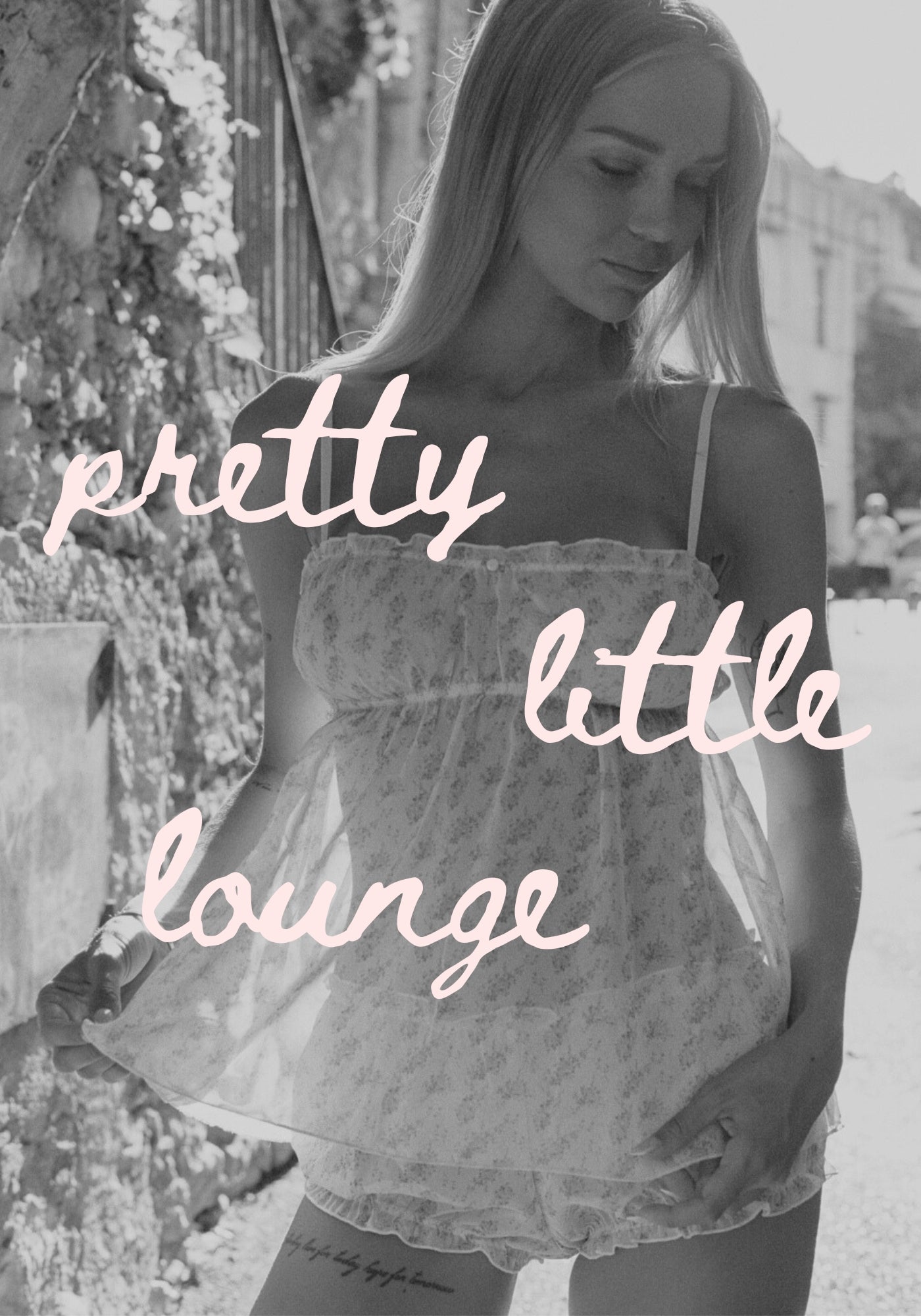 pretty little lounge